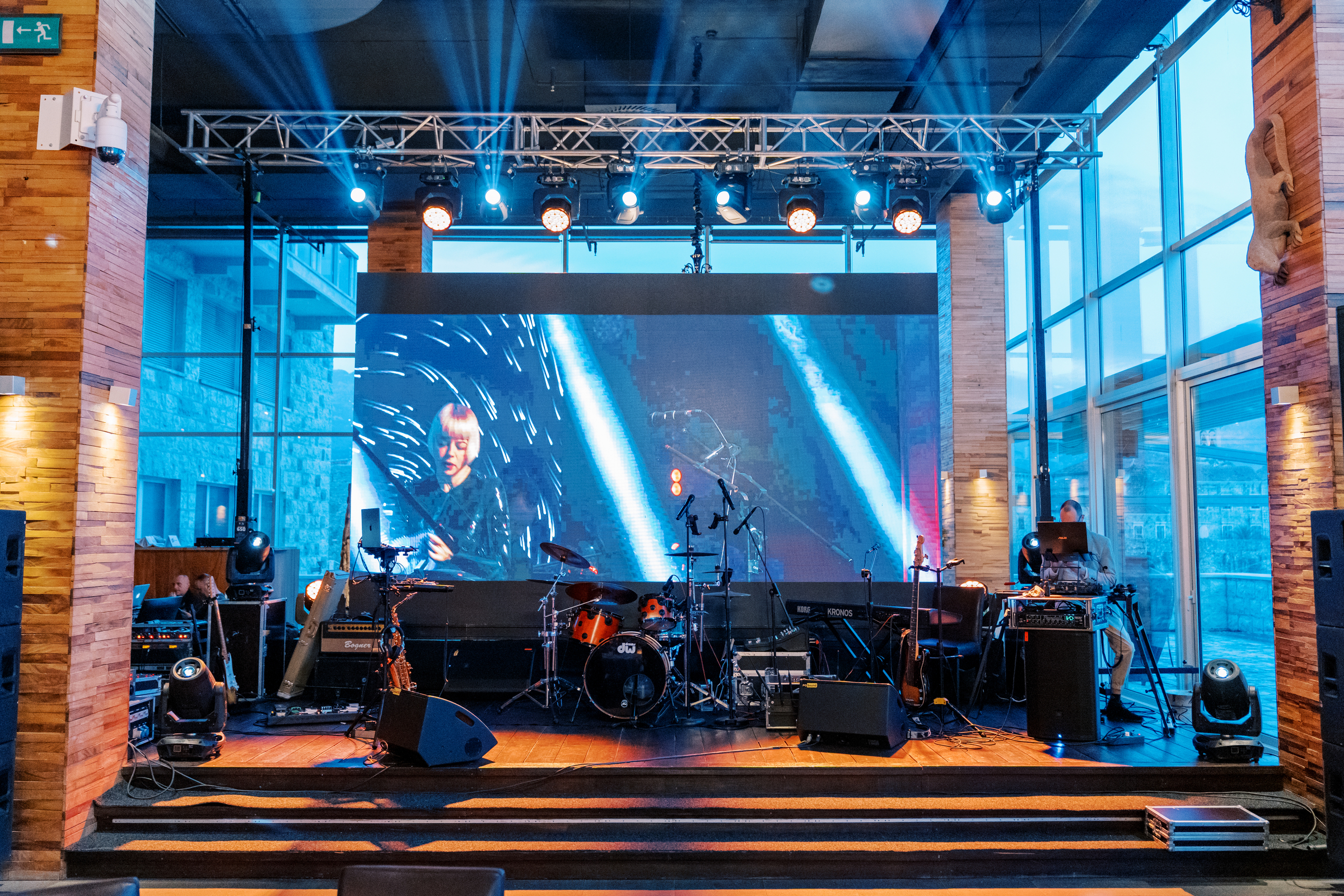 The Power Behind the Mix: Choosing the Right Amplifiers for Events