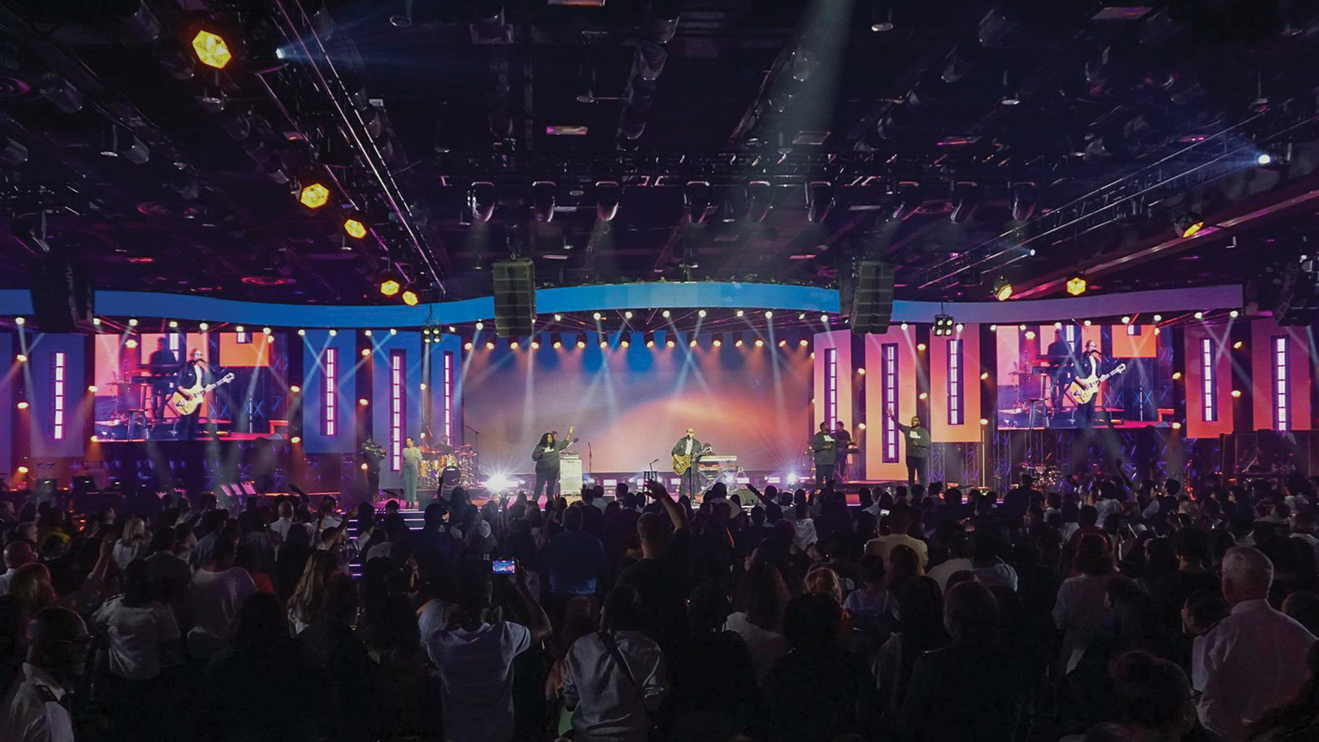 LED Walls Becoming Interactive Stage Elements in Corporate Events