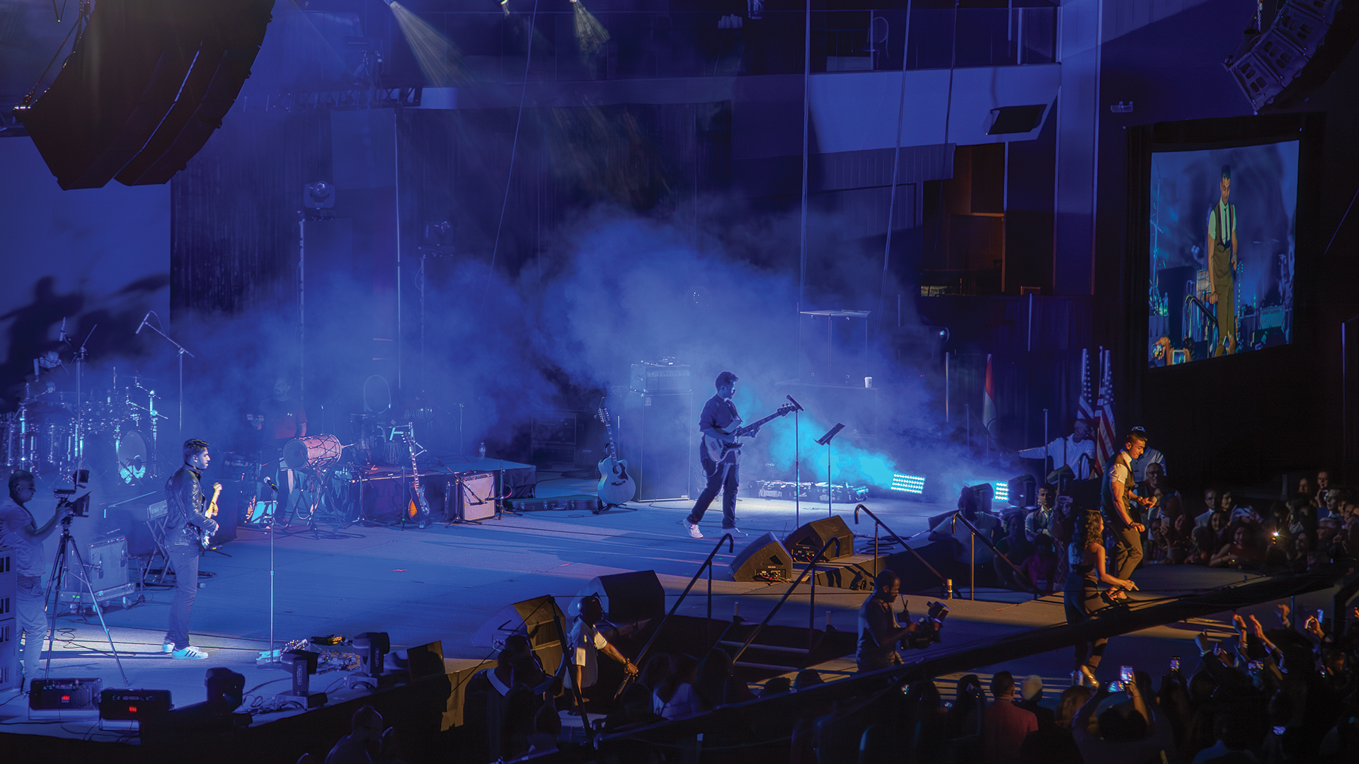 Line Array Delay Towers Covering 75,000+ Audience Members Efficiently